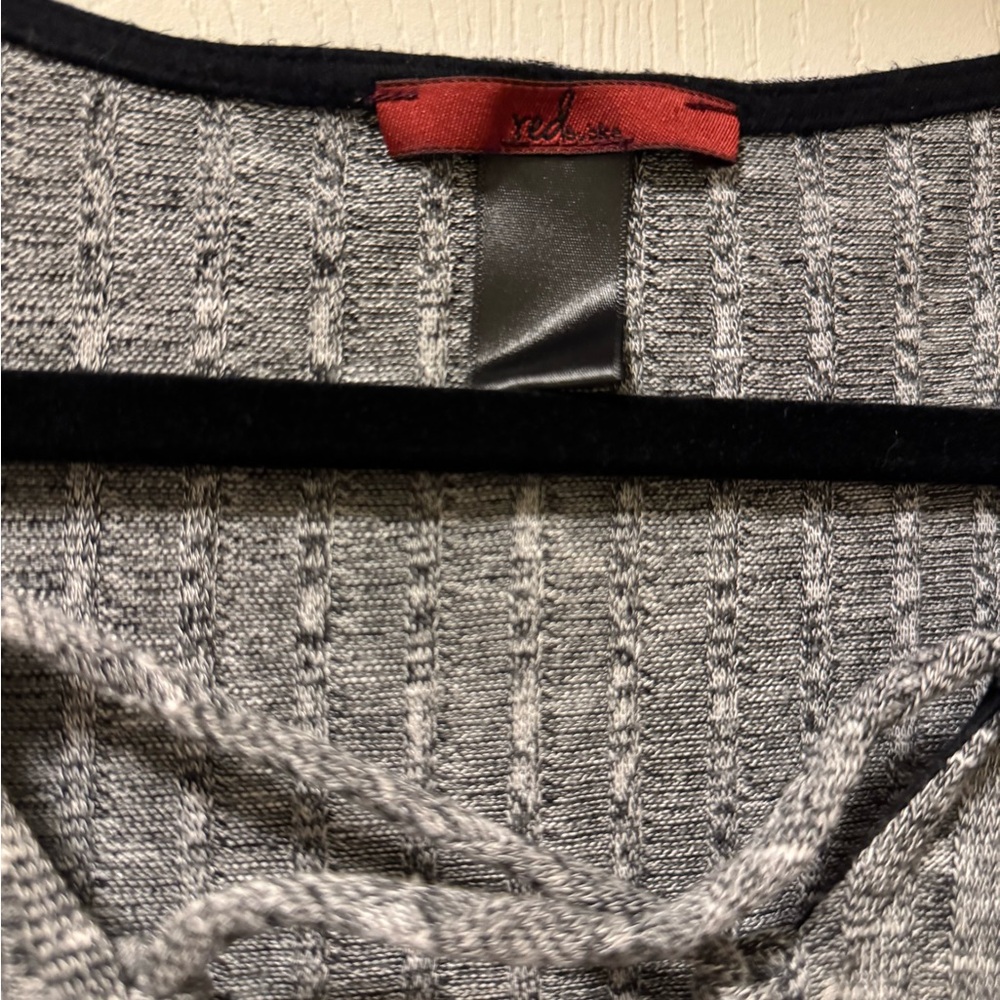 BKE Gray Lace-Up Knit Blouse - Picture 3 of 5